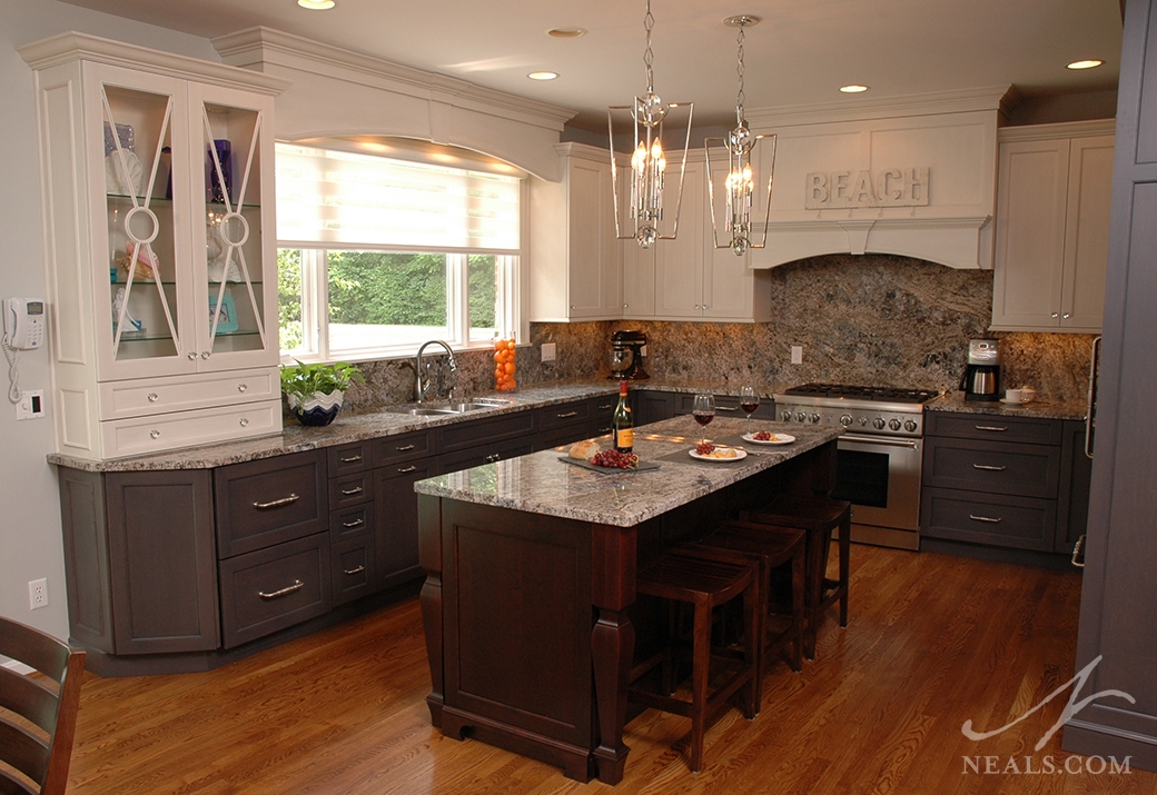 A three-color kitchen remodel in Loveland, Ohio.